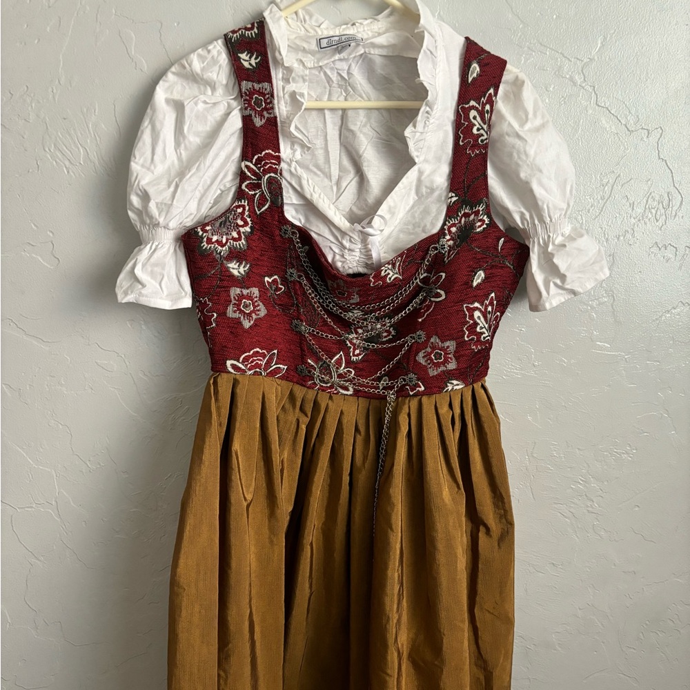 Halloween or Oktoberfest costume! Size 38